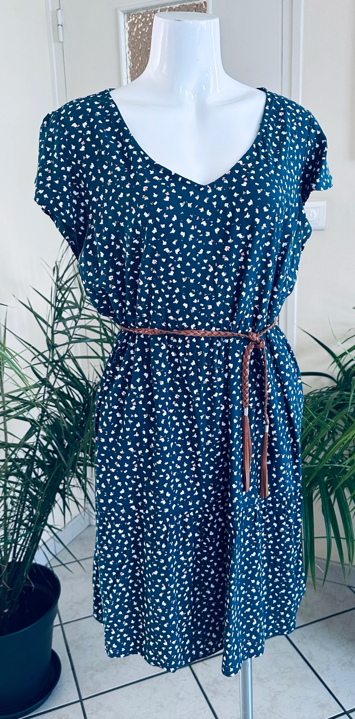 Flowy dress with dark green background print Size 46 (Excellent condition) – photo 13